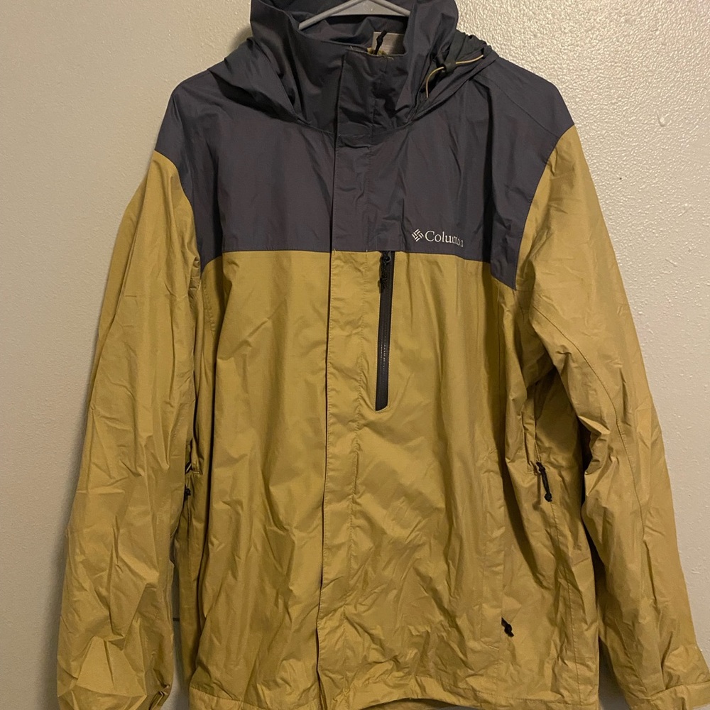 Columbia Sportswear rain jacket size large
